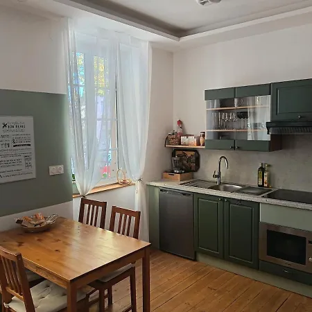 Renovated Charming La Glycine Bleue Apartament *