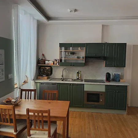 Renovated Charming La Glycine Bleue Apartament *